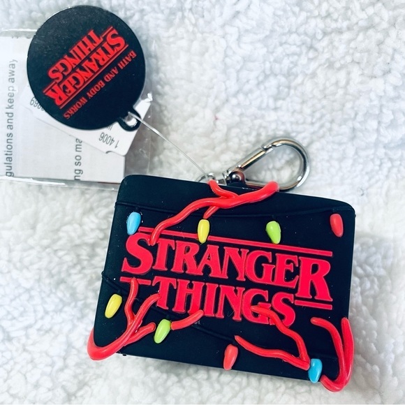 NWT Stranger Things, Bath & Body Works, PocketBac 5-Pack + Light-up Holder - Picture 6 of 9
